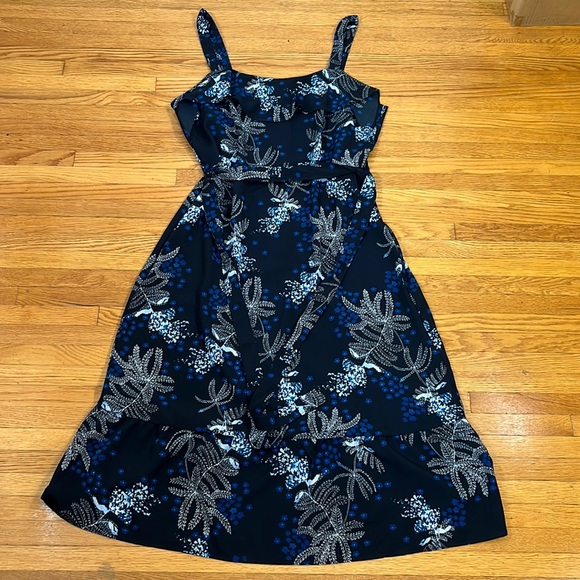 Banana Republic Dresses & Skirts - Navy Blue Banana Republic Floral Dress